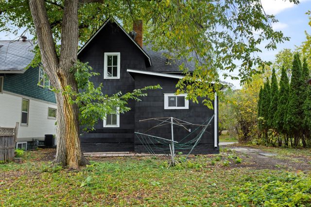 361 8th Avenue S, Fargo, ND 58103