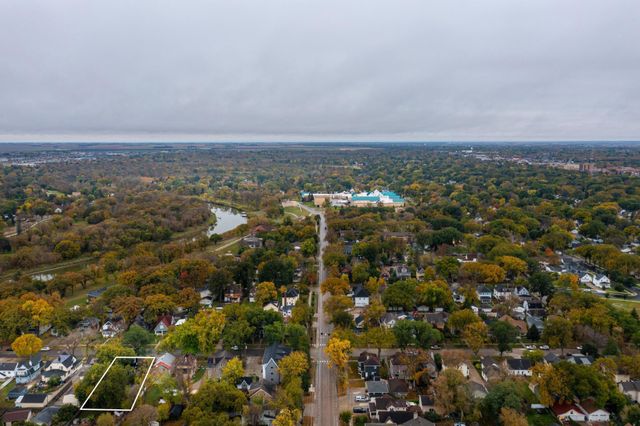 361 8th Avenue S, Fargo, ND 58103