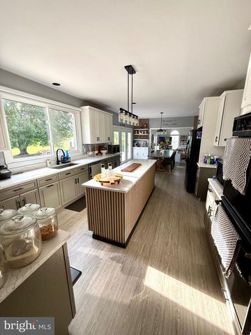 75 W BAY FRONT RD, Lothian, MD 20711