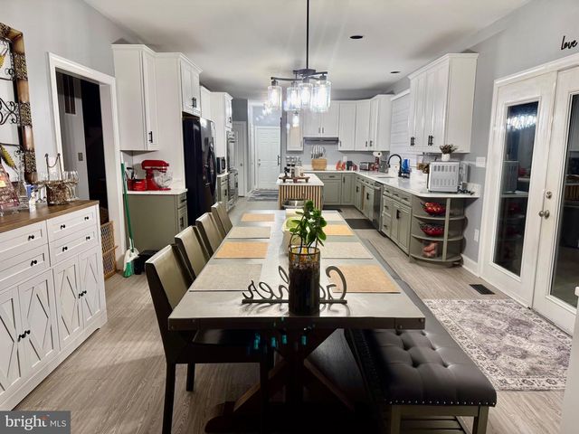 75 W BAY FRONT RD, Lothian, MD 20711