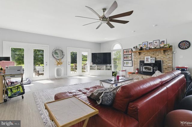75 W BAY FRONT RD, Lothian, MD 20711