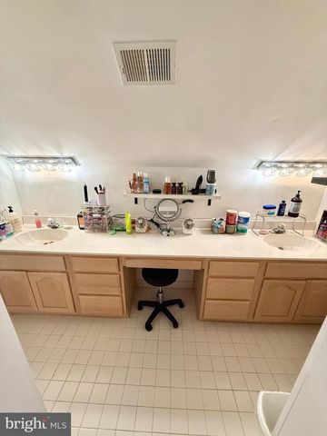 75 W BAY FRONT RD, Lothian, MD 20711