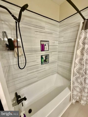 75 W BAY FRONT RD, Lothian, MD 20711