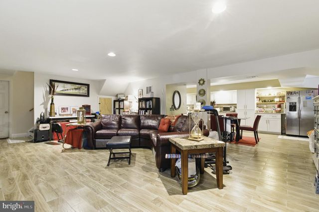 75 W BAY FRONT RD, Lothian, MD 20711