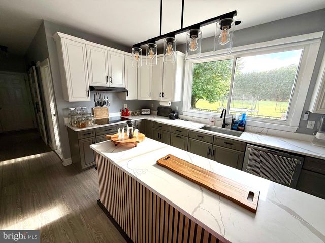 75 W BAY FRONT RD, Lothian, MD 20711