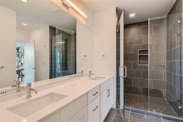 900 S 1st ST 421, Austin, TX 78704