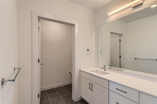 900 S 1st ST 421, Austin, TX 78704