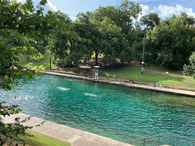 900 S 1st ST 421, Austin, TX 78704