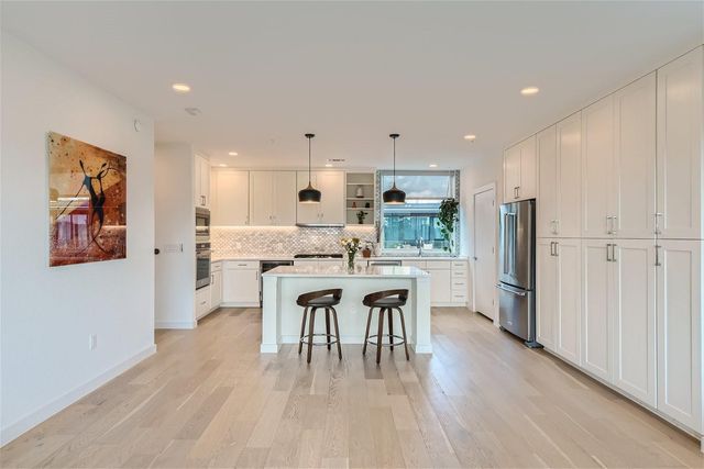 900 S 1st ST 421, Austin, TX 78704