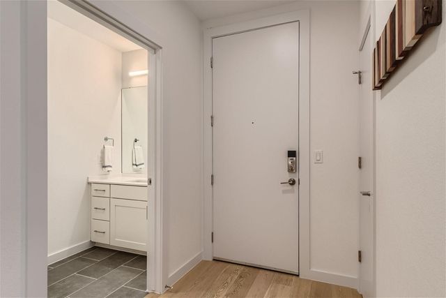 900 S 1st ST 421, Austin, TX 78704