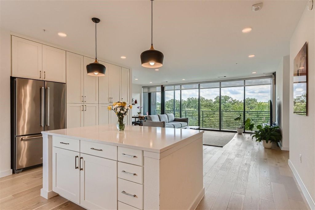 900 S 1st ST 421, Austin, TX 78704