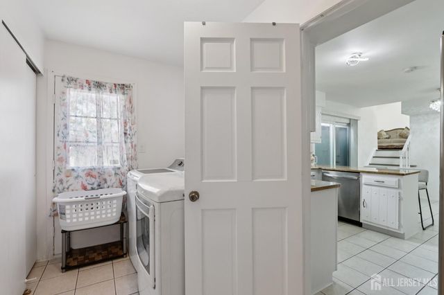 12 Mackenzie Lane, Plainsboro, NJ 08536