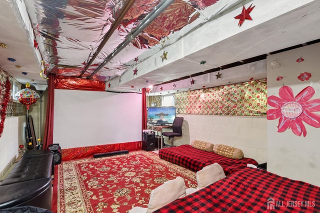 12 Mackenzie Lane, Plainsboro, NJ 08536