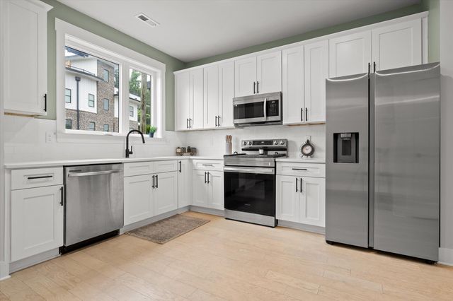 725 N Market Street 5, Chattanooga, TN 37405