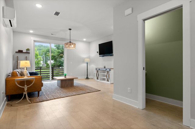 725 N Market Street 5, Chattanooga, TN 37405