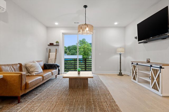 725 N Market Street 5, Chattanooga, TN 37405