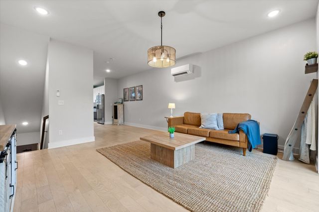 725 N Market Street 5, Chattanooga, TN 37405