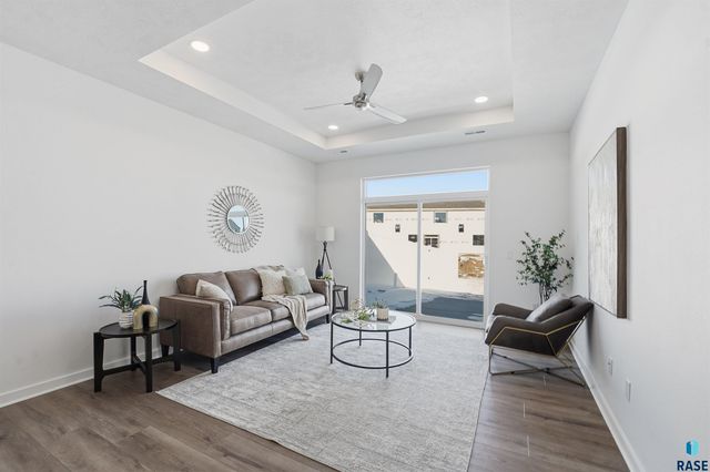 5934 S Whisper Creek Pl Place, Sioux Falls, SD 57108