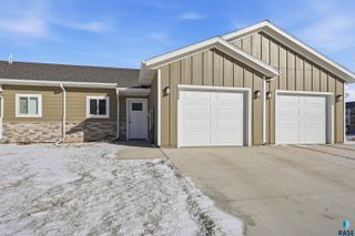 5934 S Whisper Creek Pl Place, Sioux Falls, SD 57108