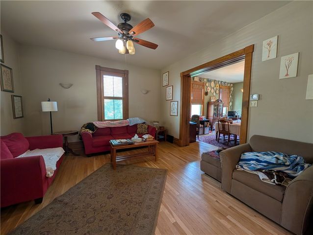 211 Wills Rd, Connellsville, PA 15425