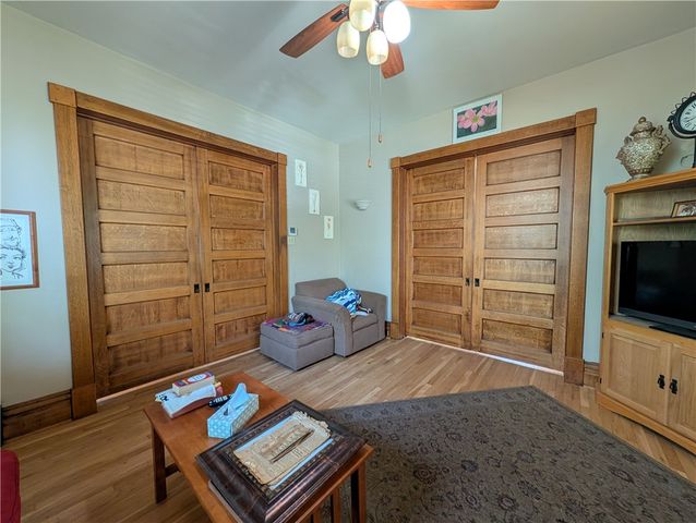211 Wills Rd, Connellsville, PA 15425