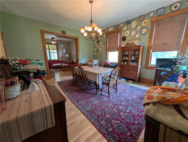211 Wills Rd, Connellsville, PA 15425