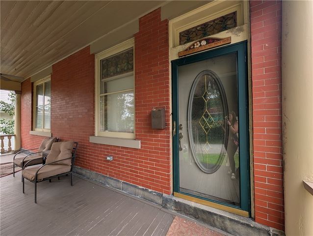 211 Wills Rd, Connellsville, PA 15425