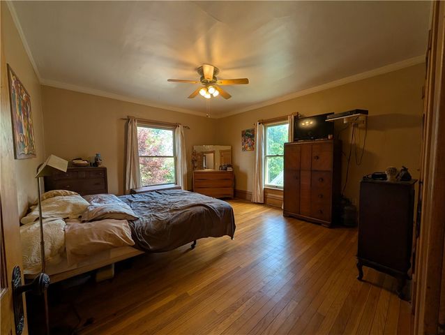211 Wills Rd, Connellsville, PA 15425