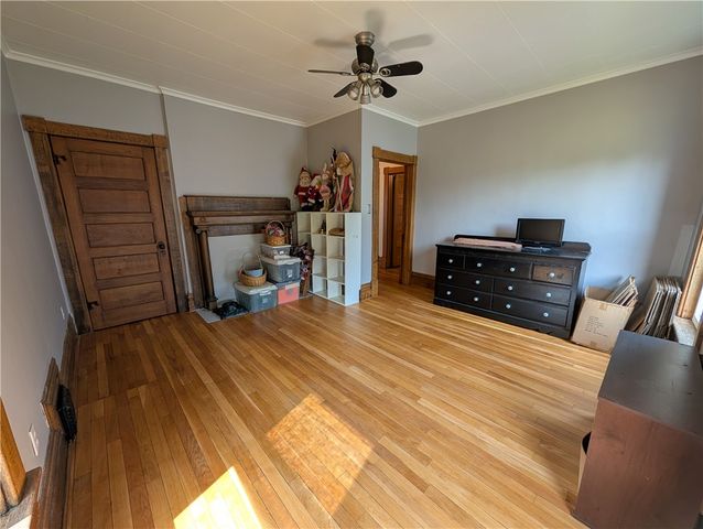211 Wills Rd, Connellsville, PA 15425