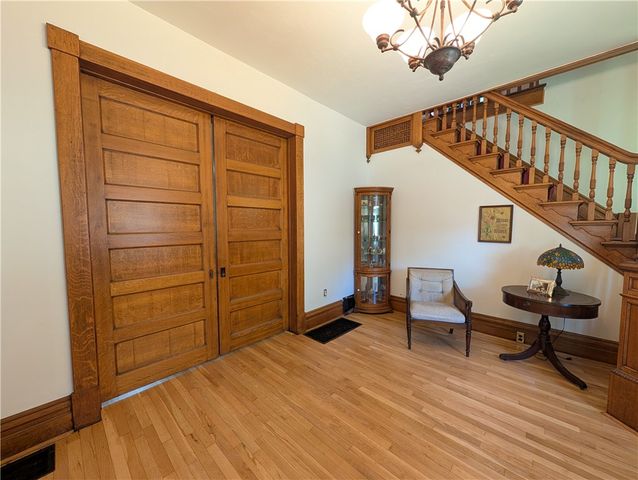 211 Wills Rd, Connellsville, PA 15425