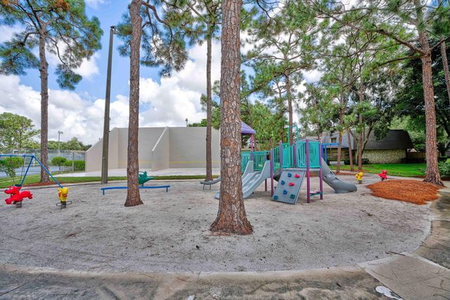 1608 16th Terrace, Palm Beach Gardens, FL 33418