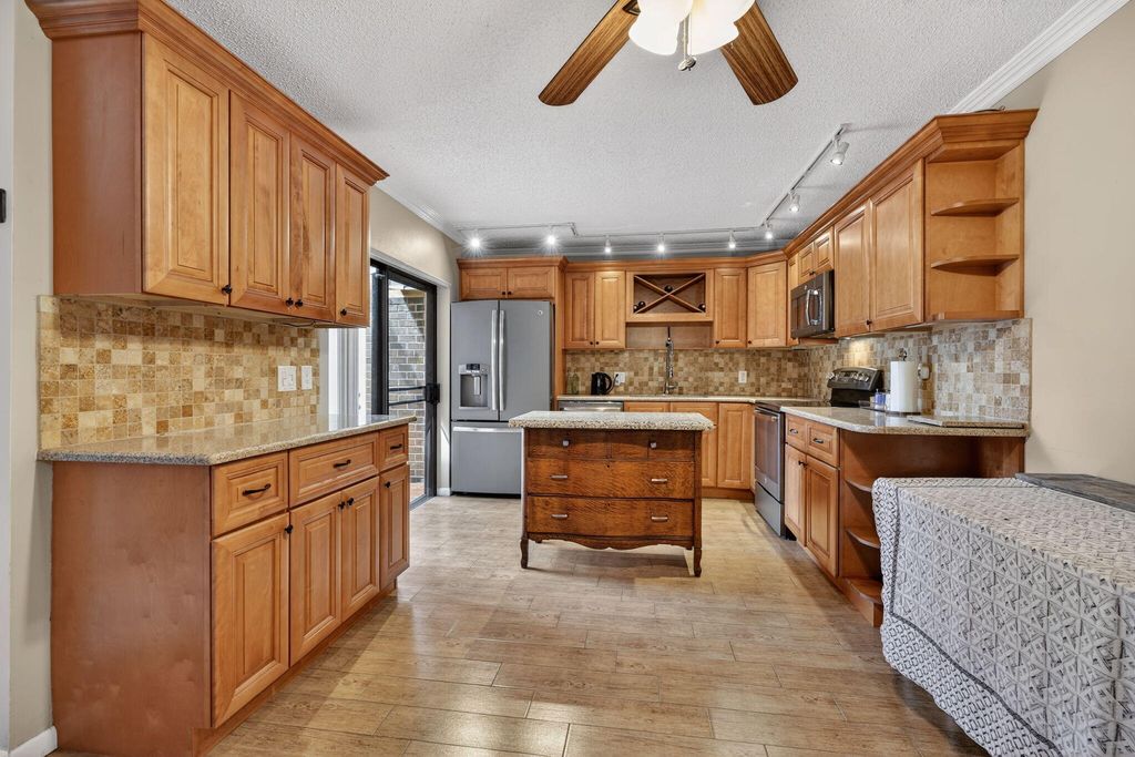 1608 16th Terrace, Palm Beach Gardens, FL 33418