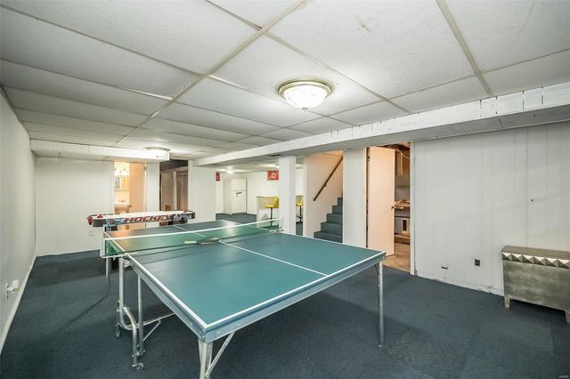 10144 Dellridge Lane, St Louis, MO 63136