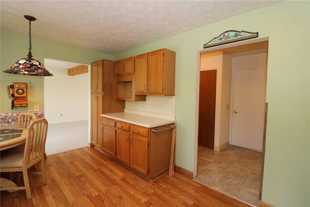 1328 Courtney Drive, Victor, NY 14564