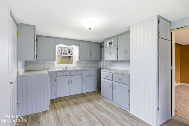 47811 Frederick Road, Shelby Twp, MI 48317