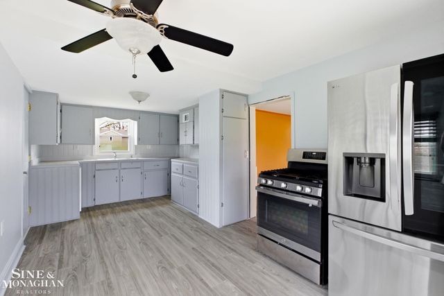 47811 Frederick Road, Shelby Twp, MI 48317