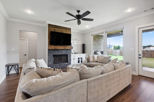 5015 Castaway Bay, Benton, AR 72019