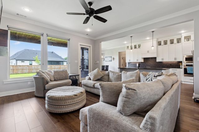 5015 Castaway Bay, Benton, AR 72019