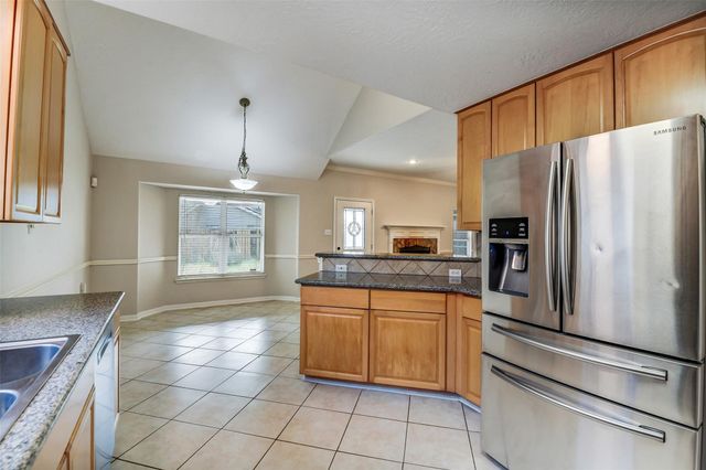 1815 Halyard Drive, Crosby, TX 77532