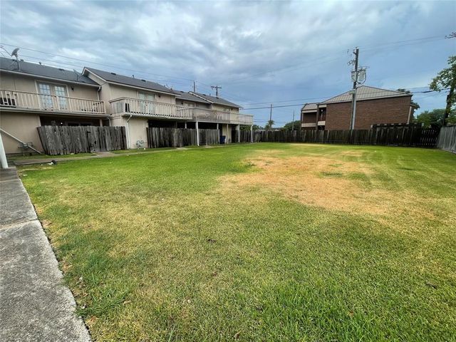 1208 N Logan Street, Texas City, TX 77590