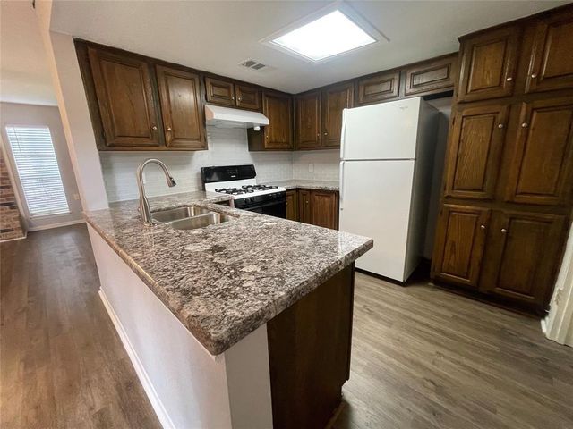 1208 N Logan Street, Texas City, TX 77590