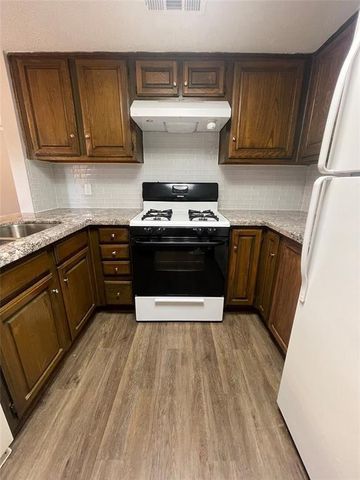 1208 N Logan Street, Texas City, TX 77590
