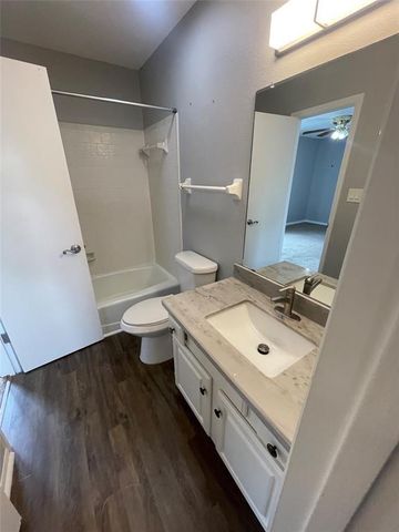 1208 N Logan Street, Texas City, TX 77590