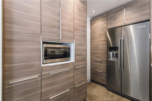 19865 Hiawatha Street, Chatsworth, CA 91311