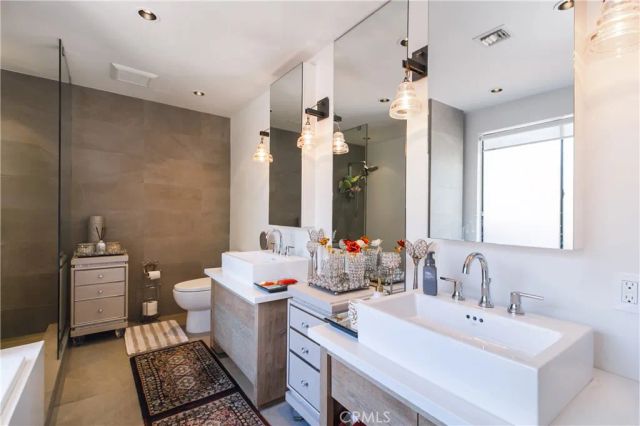 19865 Hiawatha Street, Chatsworth, CA 91311