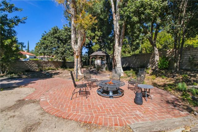 19865 Hiawatha Street, Chatsworth, CA 91311