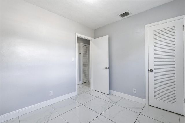 5961 NW 42nd Avenue, Fort Lauderdale, FL 33319