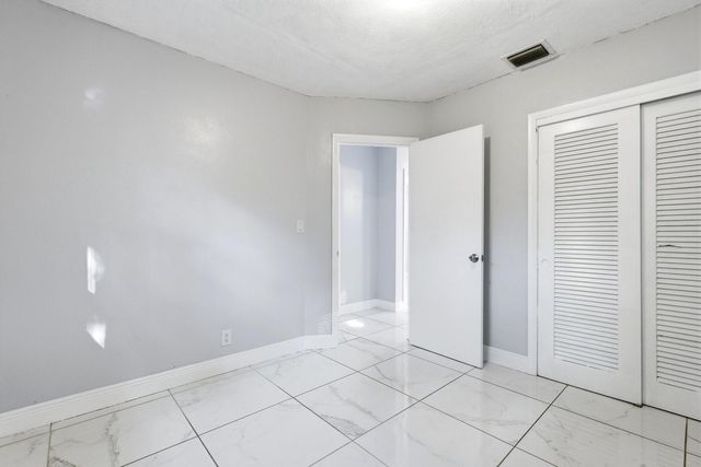 5961 NW 42nd Avenue, Fort Lauderdale, FL 33319