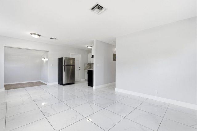 5961 NW 42nd Avenue, Fort Lauderdale, FL 33319