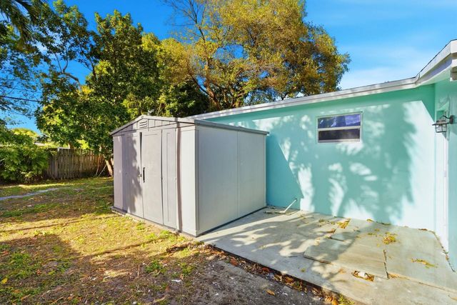 5961 NW 42nd Avenue, Fort Lauderdale, FL 33319